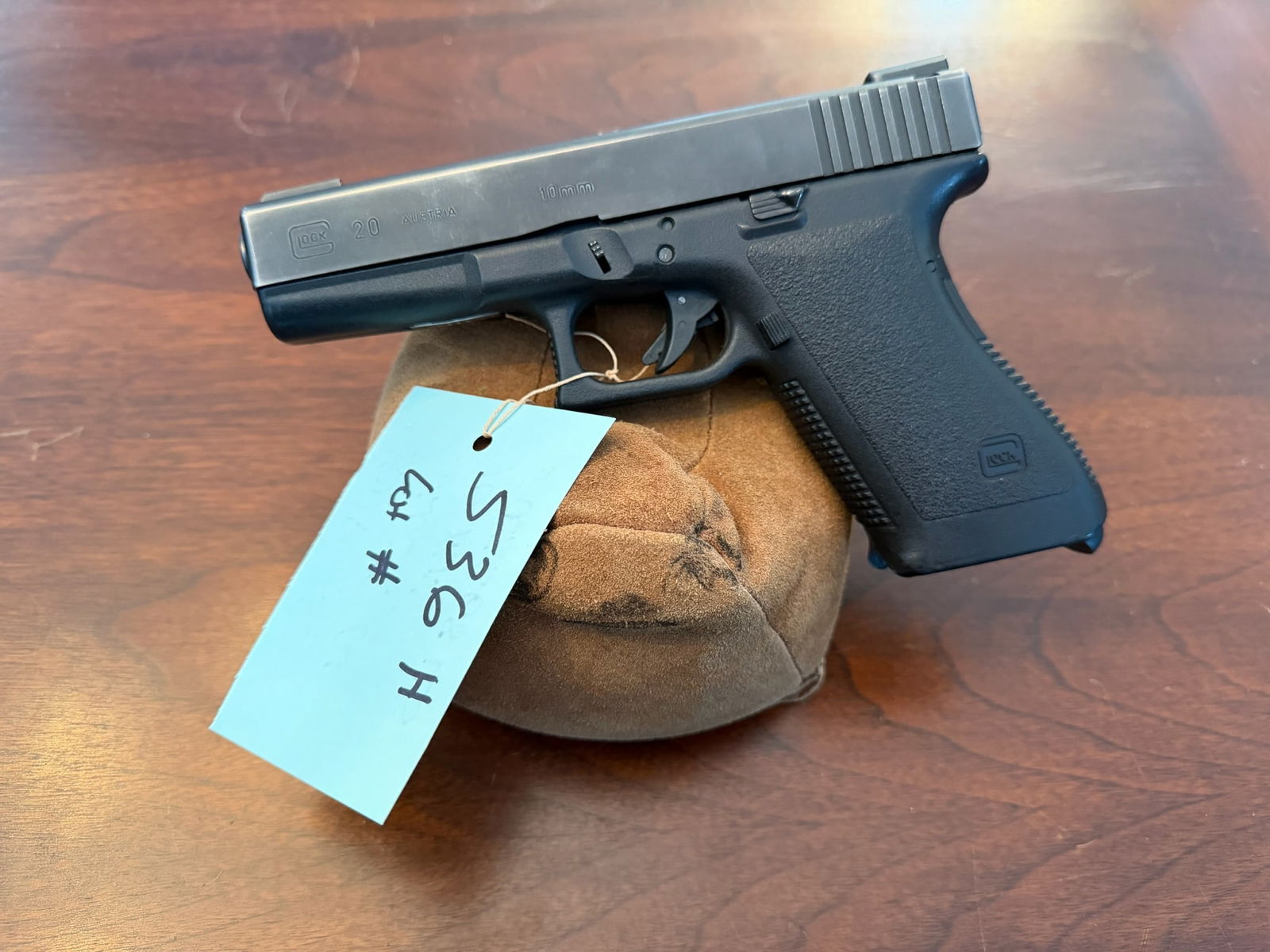 Glock Model 20: Glock Model 20. 10mm. Night sights. Serial No. UX568US. See photos.