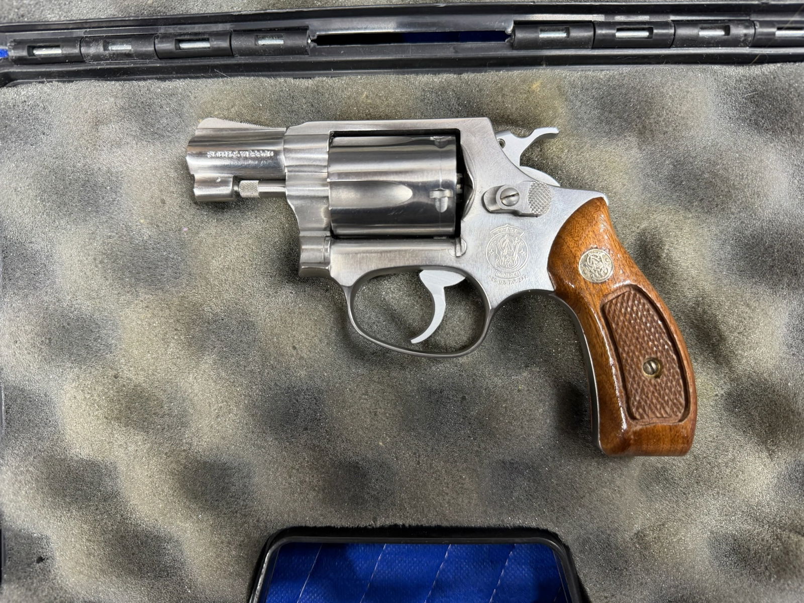 Smith & Wesson Model 60 - 2