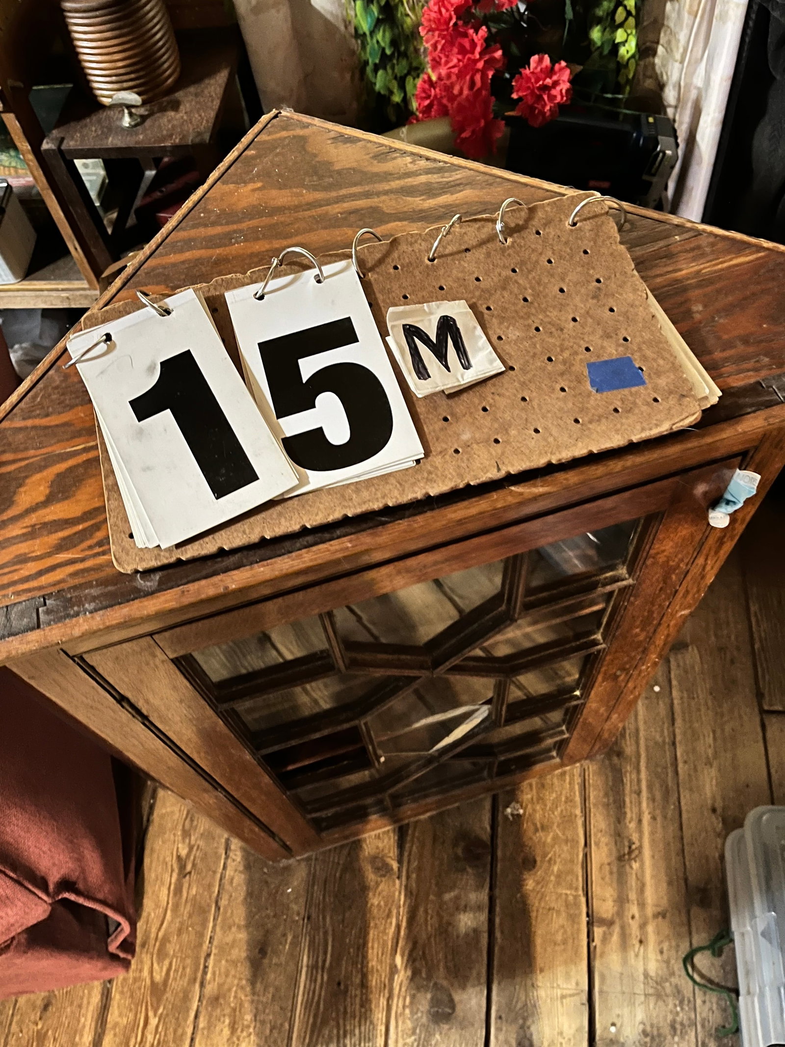 1900s Oak Hanging Corner Cabinet - 3