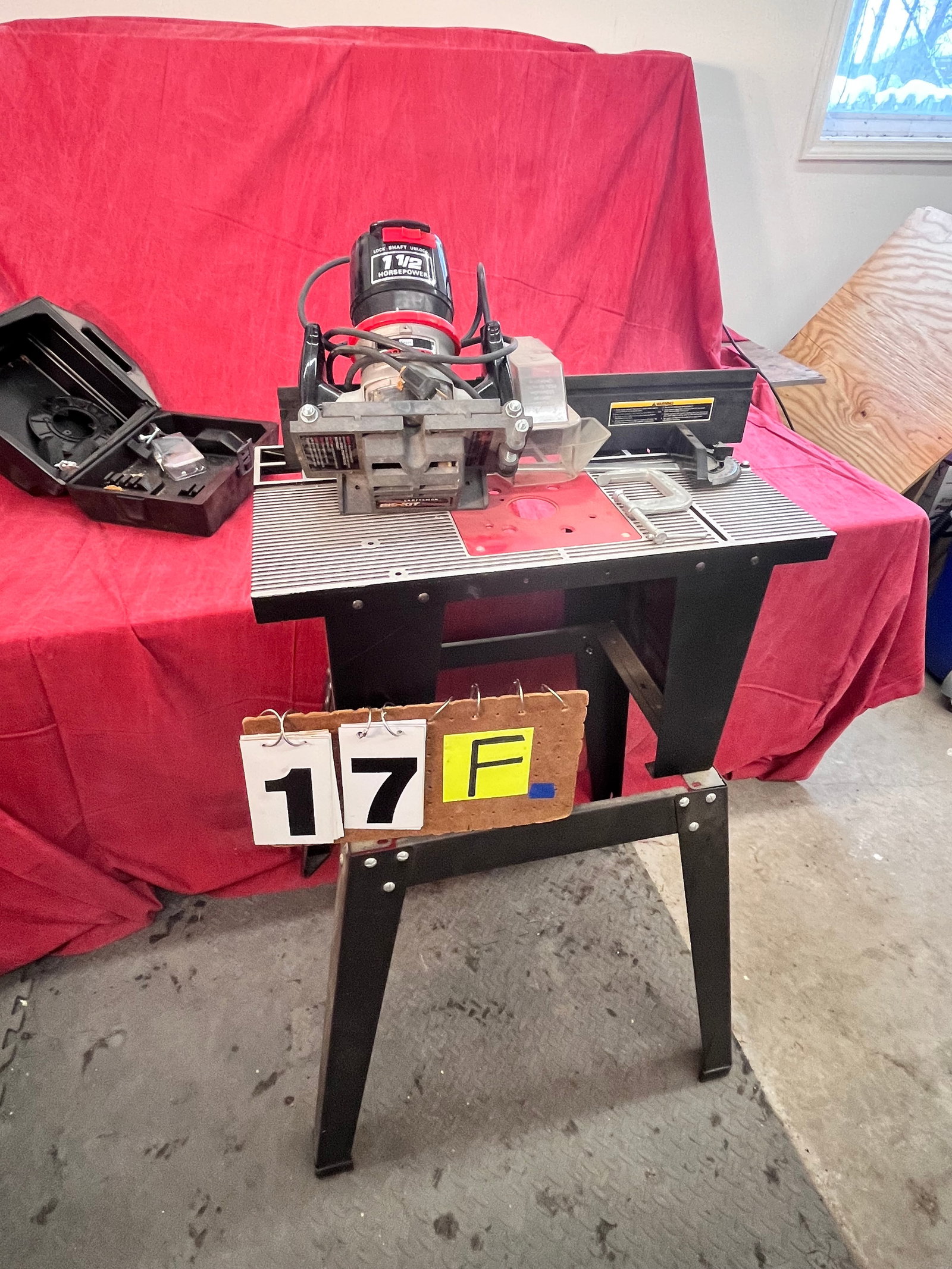 Craftsman Industrial Router Stand and Biscuit Joiner: Craftsman Industrial Router and Biscuit Joiner. Craftsman joiner in case and additional parts. See photos. Please read the Terms and Conditions of this auction THOROUGHLY for IMPORTANT bidder