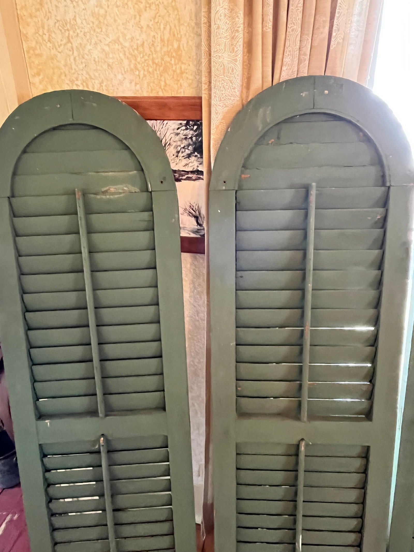 Four Round Top Shutters - 3