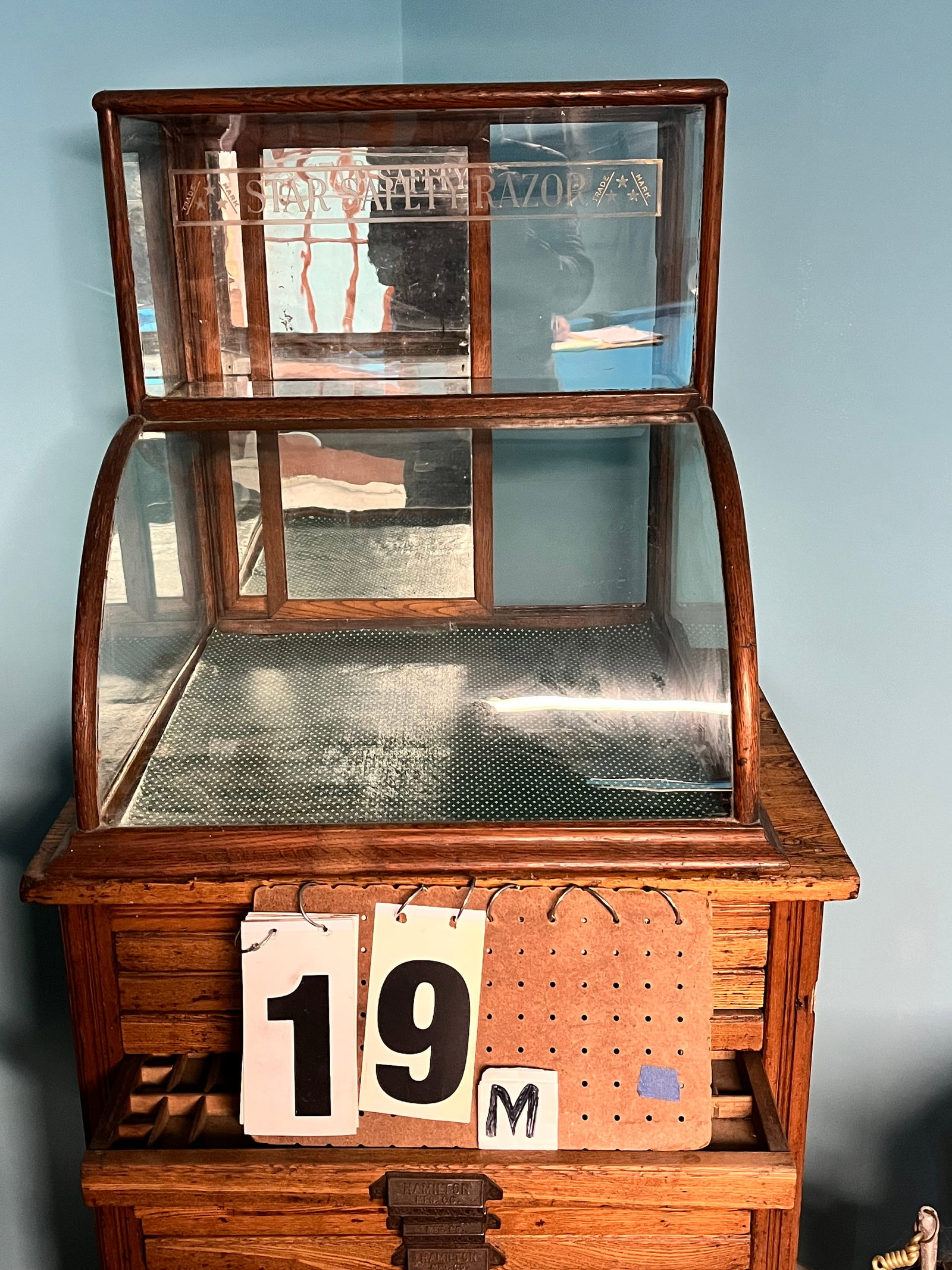 Rare Late 19c Star Safety Razer Round Glass Cabinet: Rare late 19th century Star Safety Razer round glass cabinet. Trademarked. In near mint museum condition. See photos. Please read the Terms and Conditions of this auction THOROUGHLY for IMPORTANT