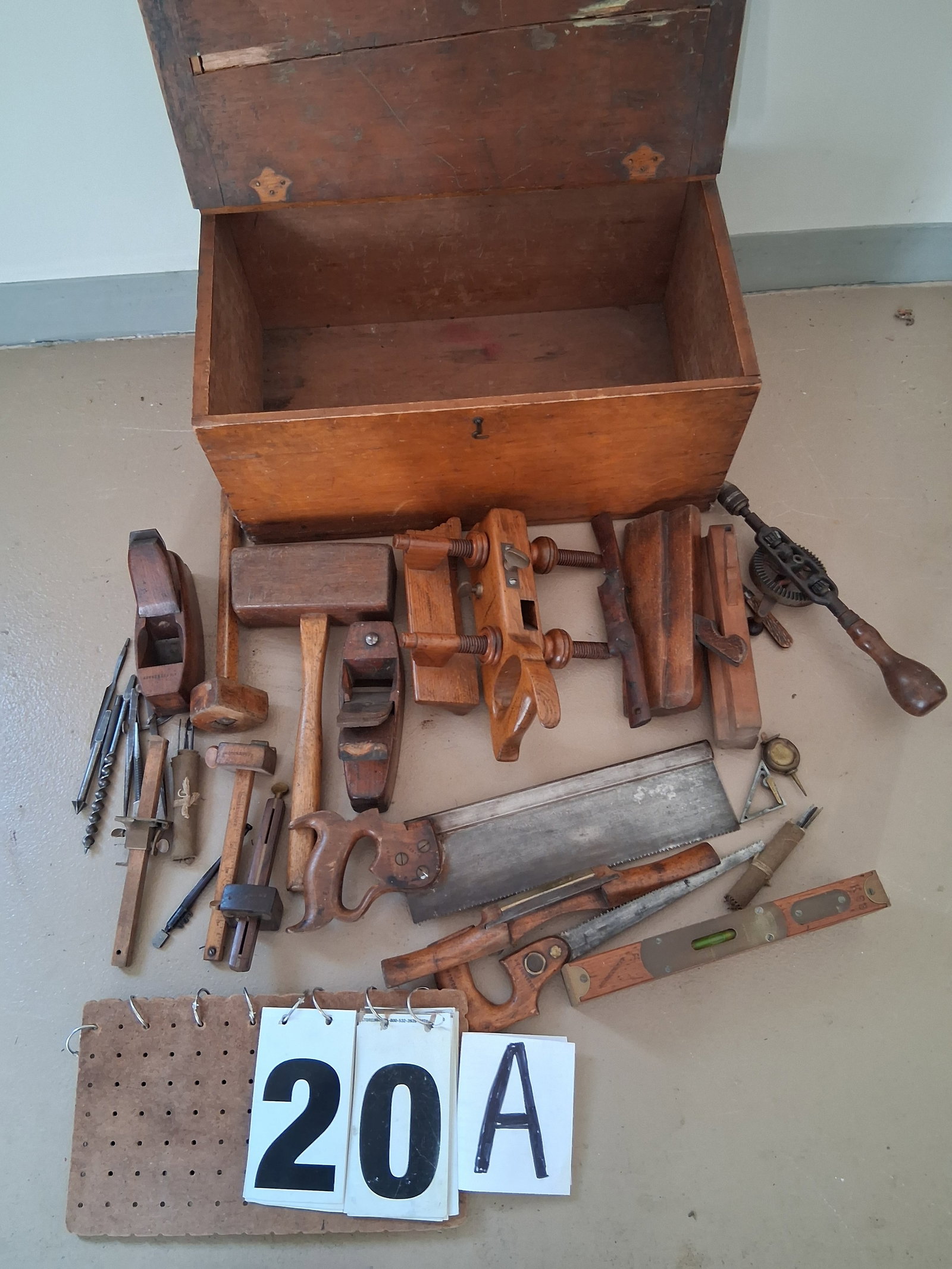 28 19c Tools with Box - 2