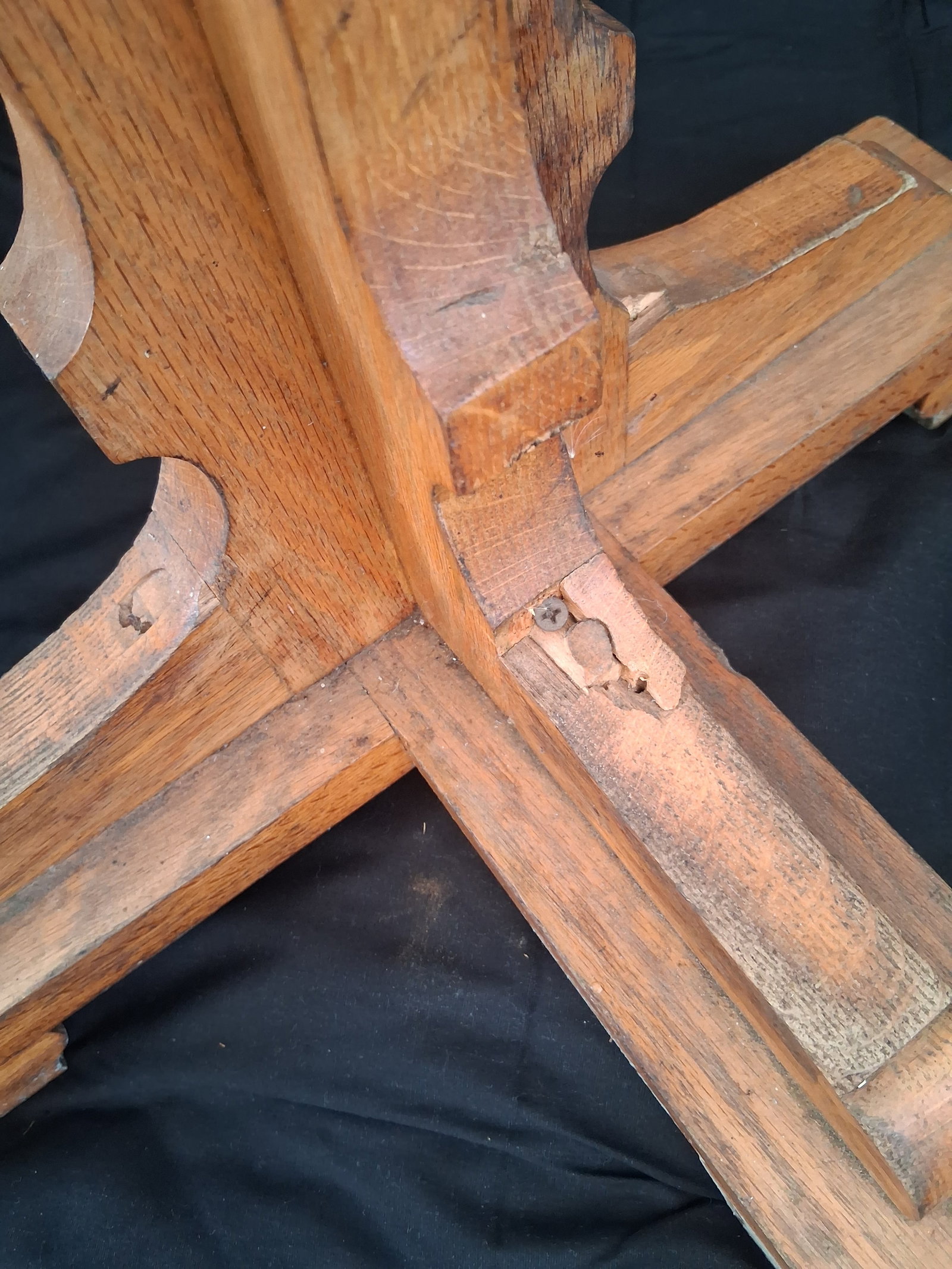 Rare Solid Oak Eagle Carved Podium - 8