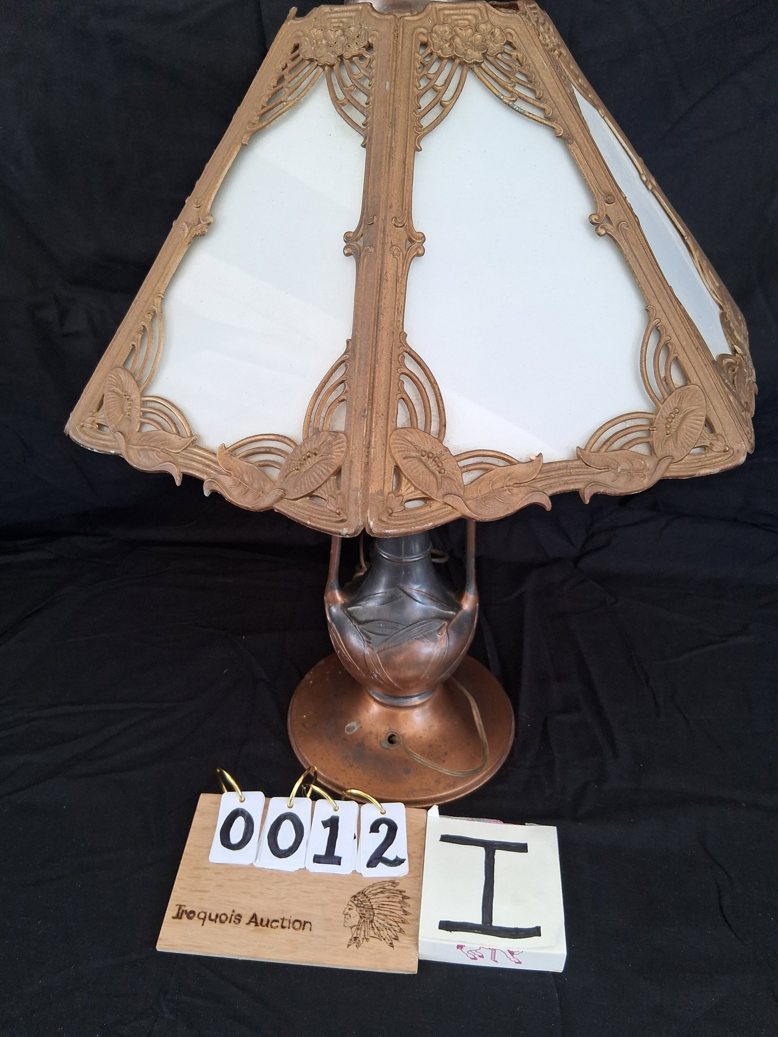 1900s Unsigned Pittsburgh Seven Glass Panel Lamp - 5