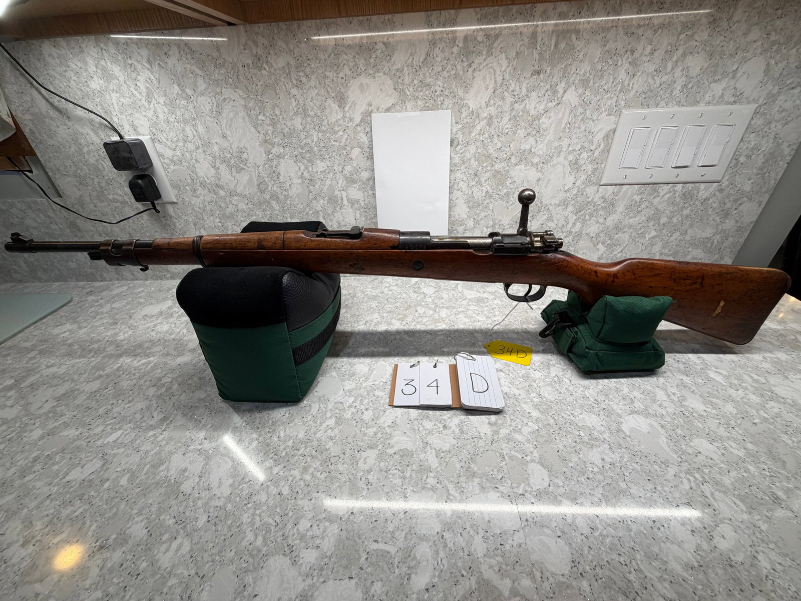 Fabrica de Itajuba Model 1908: Fabrica de Itajuba Model 1908. 7x57mm Mauser. 22" barrel, marked 7mm and Germany. Barrel also marked 905-40 for military land/groove. In overall good condition. NSN. See photos. Please read the Terms 