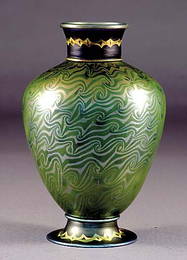 773: Magnificent Tiffany Favrile iridescent glass vase