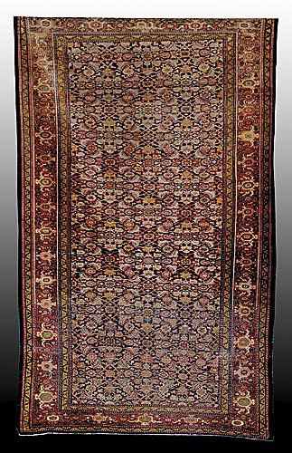 Antique Sarouk Farahan carpet: Antique Sarouk Farahan carpet (Good condition)4'4" x 7'