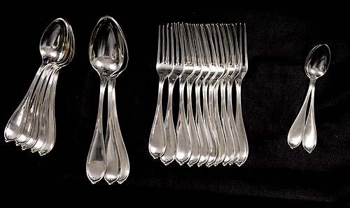 American coin silver flatware, by N. Harding & Co: American coin silver flatware, by N. Harding & Co Boston, MA, circa 1842 unidentified matching pattern, consisting of: eleven forks, L7 1/8"; six tablespoons, L7"; two teaspoons, L4"; three serving