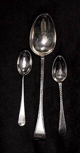 American coin silver pattern-back spoons circa 176: American coin silver pattern-back spoons circa 1765-1830 teaspoon with bright-cut handle and bird-back bowl, by Thomas Shields, Philadelphia, L5 1/2"; teaspoon with plain handle and bird-back bowl,