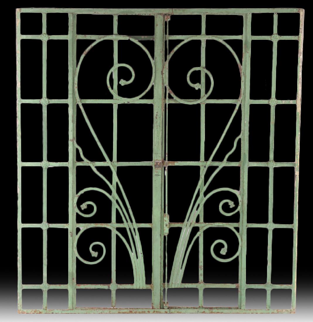 EARLY 20TH CENT. IRON WINDOW FRAME CIRCA 1910 (1 of 4)