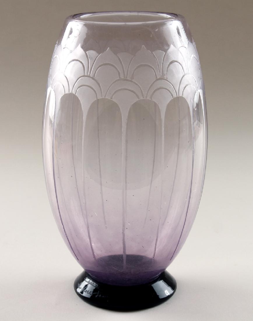 CHARDER LE VERRE FRANCAIS ART GLASS VASE SIGNED: A Charder, Le Verre Francais art glass vase raised on round foot, signed to foot. Ht: 9.75"