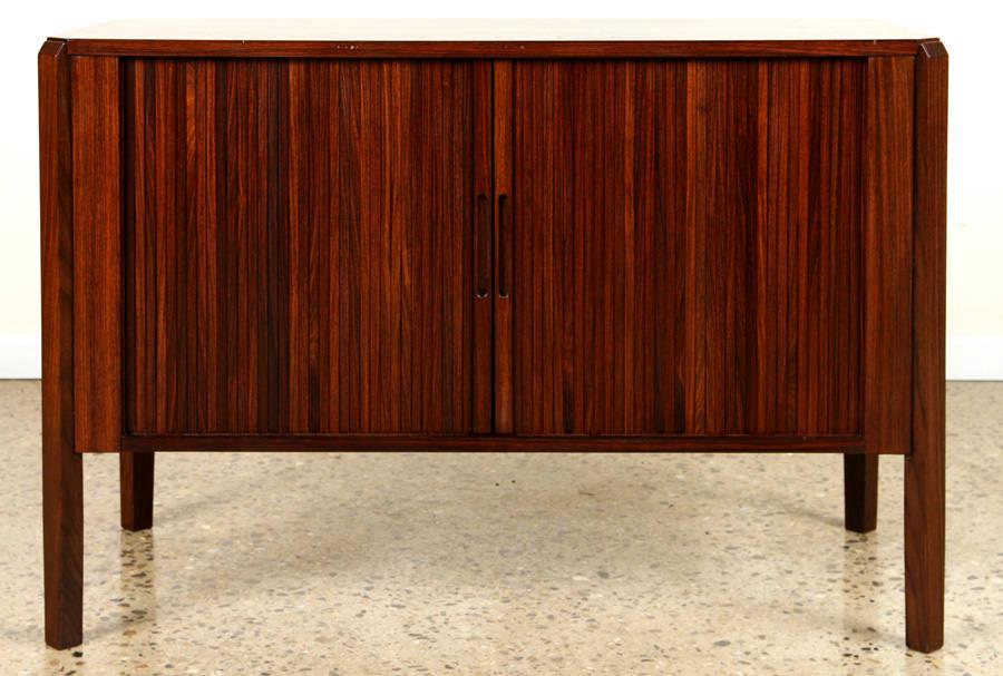 MID CENTURY MODERN ROSEWOOD SERVER MODERNIST (1 of 5)