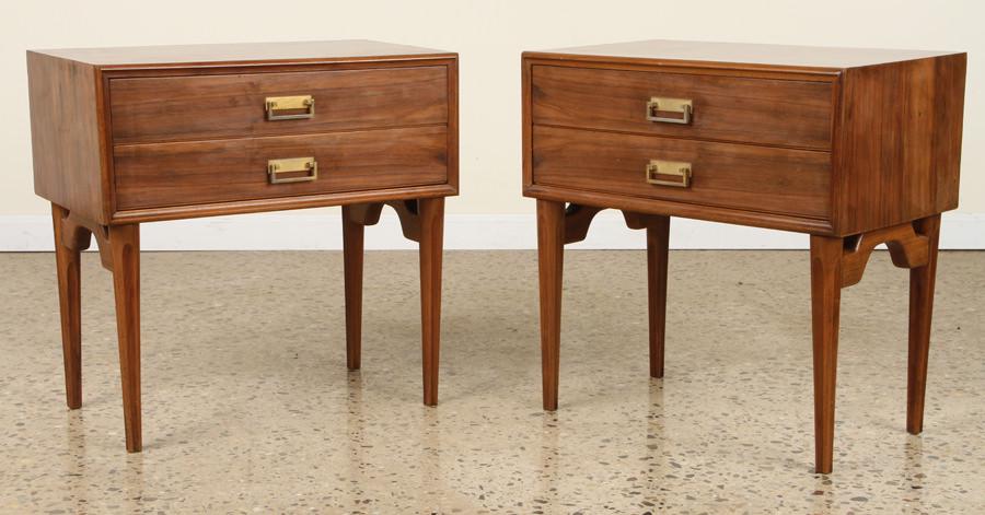 PAIR MID CENTURY MODERN WALNUT END TABLES 1960 (1 of 5)