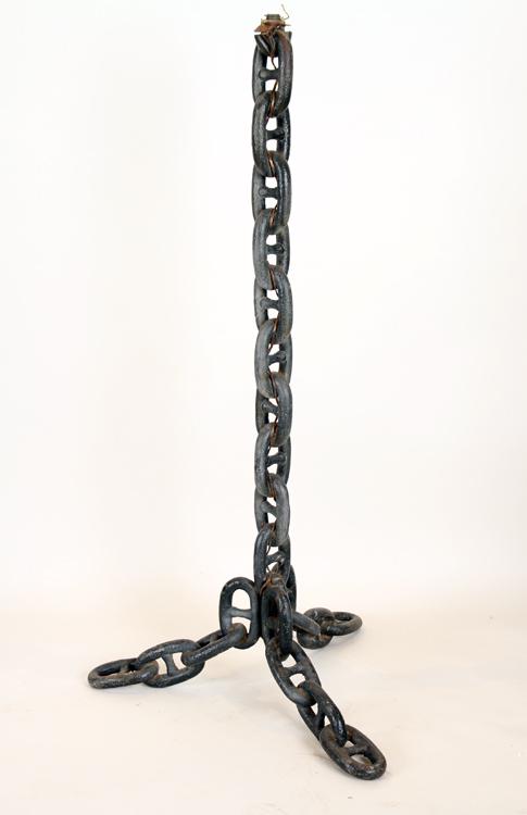 HEAVY IRON CHAIN LINK FLOOR LAMP CIRCA 1960 (1 of 4)