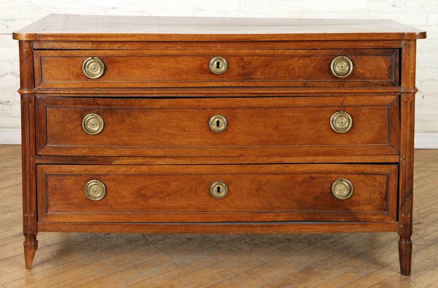 18TH C. FRENCH DIRECTOIRE WALNUT COMMODE (1 of 6)