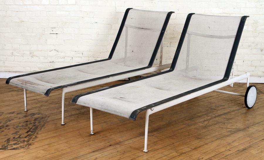 PAIR RICHARD SCHULTZ FOR KNOLL CHAISE LOUNGES: A pair of Richard Schultz for Knoll chaise lounges. Wd: 26" Dpth: 76"