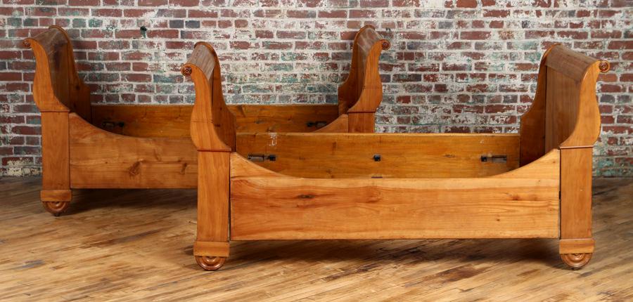 PAIR 19TH CENTURY CHERRY SLEIGH FORM DAY BEDS (1 of 7)
