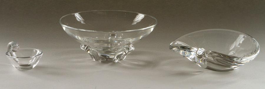 THREE SIGNED STEUBEN GLASS BOWLS (1 of 5)