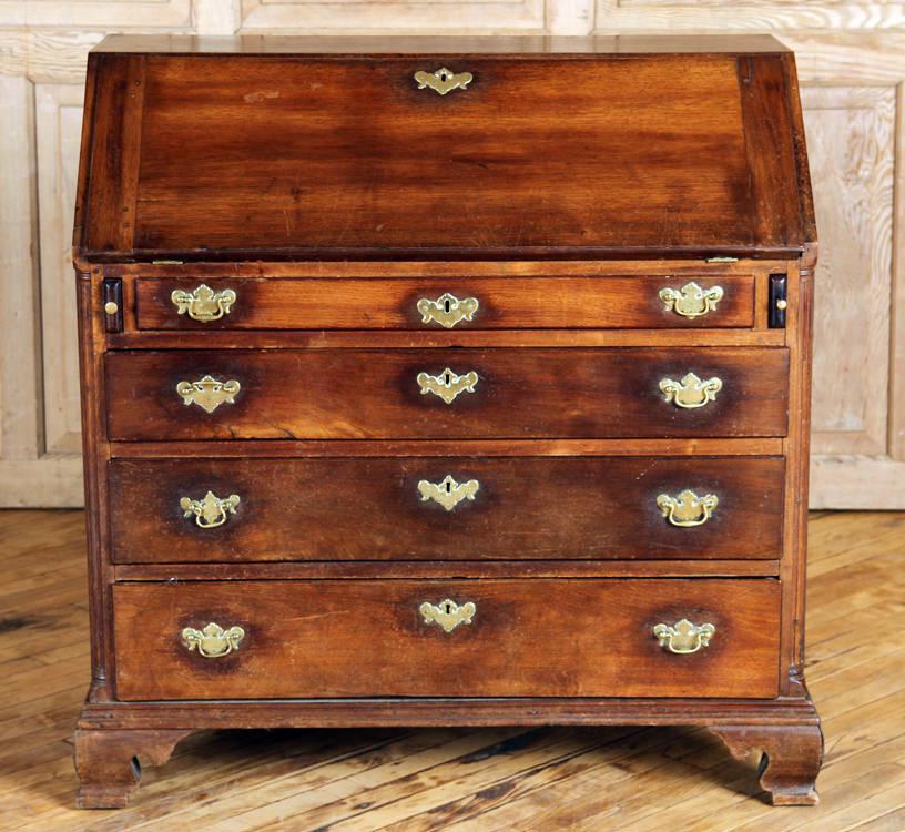 18TH C. AMERICAN CHIPPENDALE SLANT FRONT DESK (1 of 7)