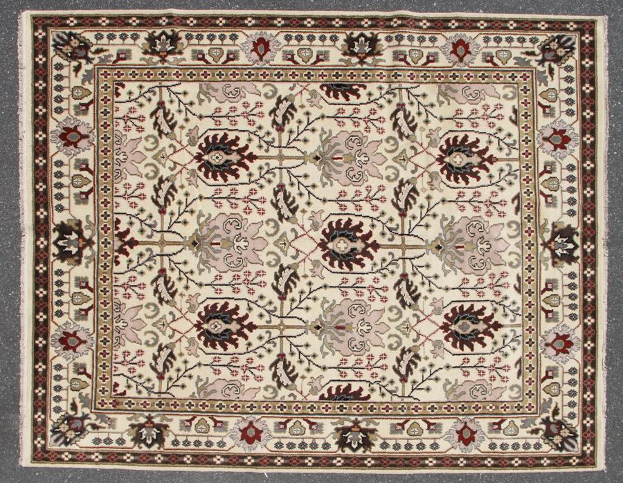 WILLIAM MORRIS ARTS AND CRAFTS STYLE RUG: William Morris Arts and Crafts style rug. 8' x 10'