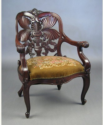 VICTORIAN LAMINATED CHAIR LIKE BELTER