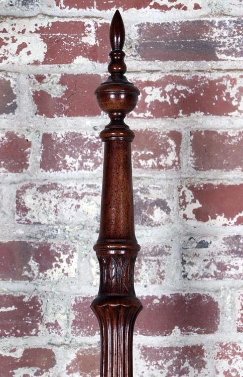 CARVED MAHOGANY FEDERAL STYLE QUEEN POSTER BED (1 of 6)