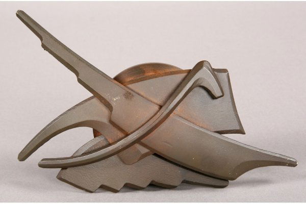 ALBERT PALEY SIGNED METAL PAPER WEIGHT: Signed Albert Paley free form metal paper weight circa 1994. Ht: 8.25" ***PLEASE NOTE: All property shall be paid for by the purchaser within five (5) business days of the sale. Kamelot Auctions acce