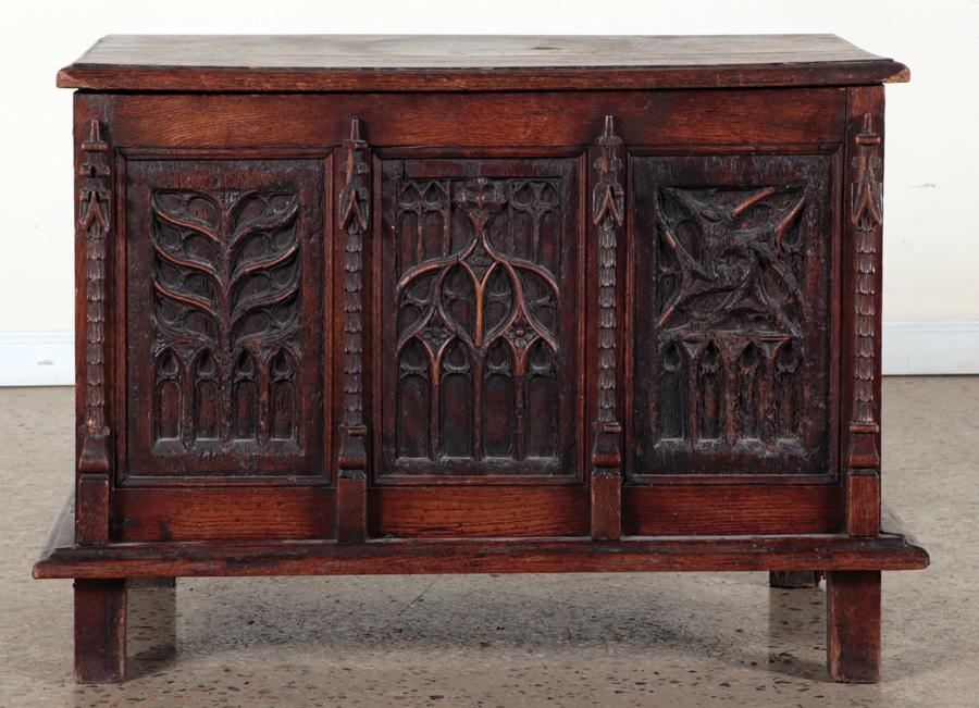 19TH CENTURY GOTHIC STYLE CARVED OAK TRUNK (1 of 7)