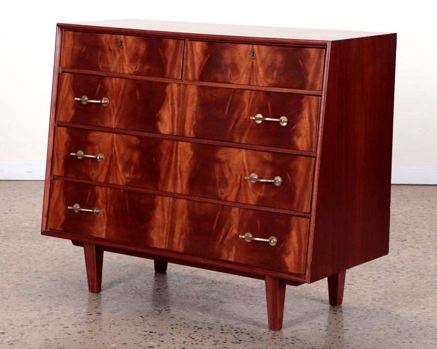 MAHOGANY DRESSER HAVING ANGLED CASE C. 1950 (1 of 6)