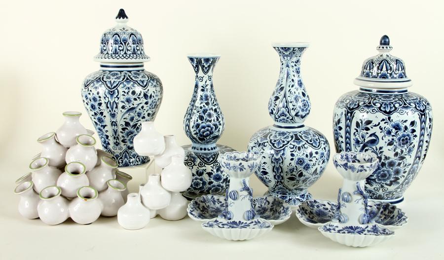 EIGHT PIECE LOT OF DECORATIVE CERAMICS (1 of 7)