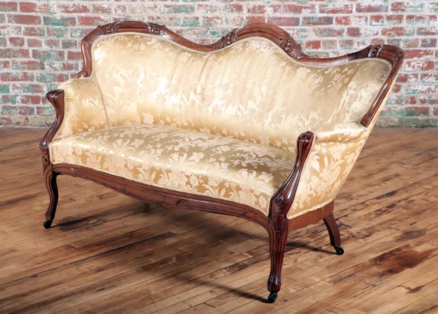 VICTORIAN WALNUT SETTEE C. 1870 (1 of 6)