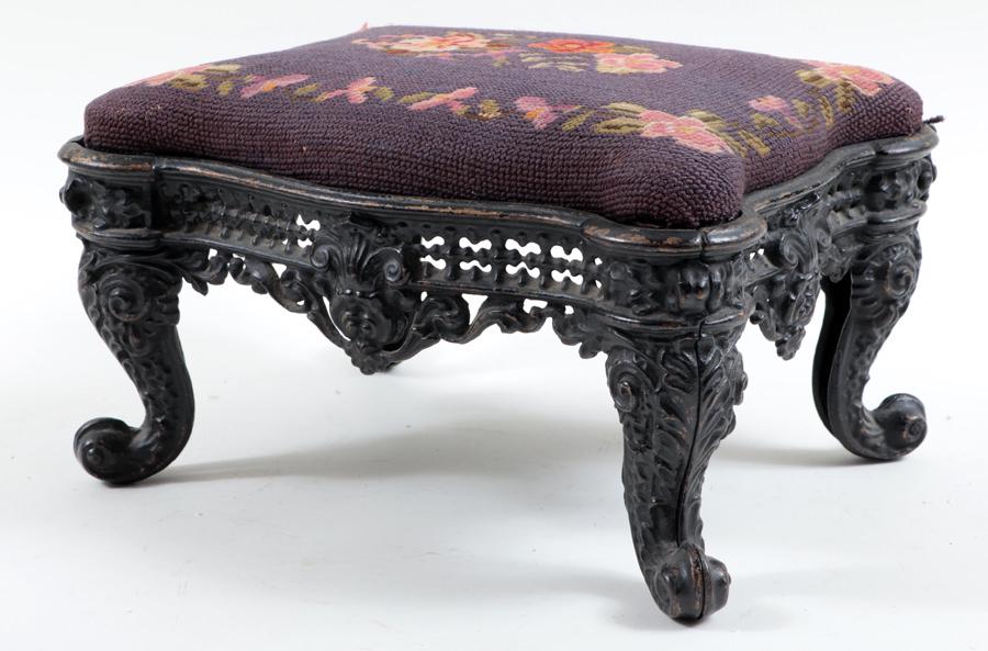 VICTORIAN CAST IRON FOOTSTOOL (1 of 5)