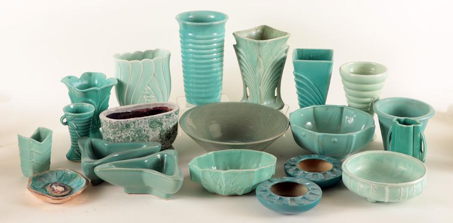 GROUPING OF 19 ART POTTERY VASES AND BOWLS C.1930 (1 of 10)