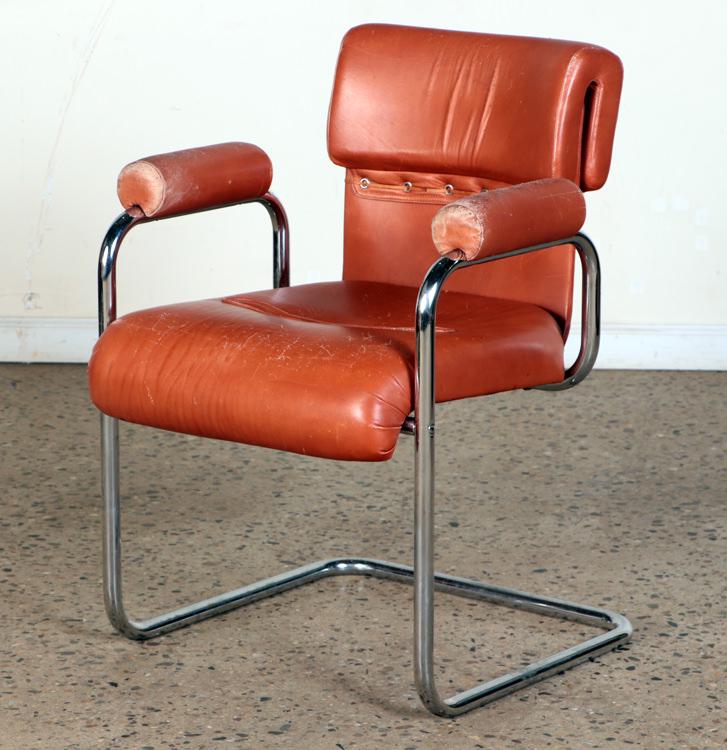 LEATHER & CHROME ARMCHAIR C. 1960 (1 of 6)