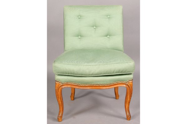 FRENCH SLIPPER CHAIR UPHOLSTERED LOOSE CUSHION: French style slipper chair with square upholstered back and loose cushion seat raised on stylized cabriole legs circa 1950. Ht: 29" Width: 20" Depth: 17" ***PLEASE NOTE: All property shall be paid for