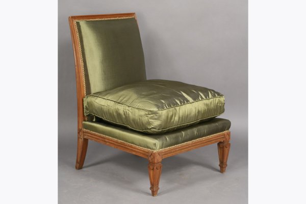VINTAGE FRENCH LOUIS XVI STYLE SLIPPER CHAIR: French Louis XVI style slipper chair with upholstered back and seat and molded and tapered legs circa 1940. Ht: 35" Width: 26" Depth: 26" ***PLEASE NOTE: All property shall be paid for by the purchase