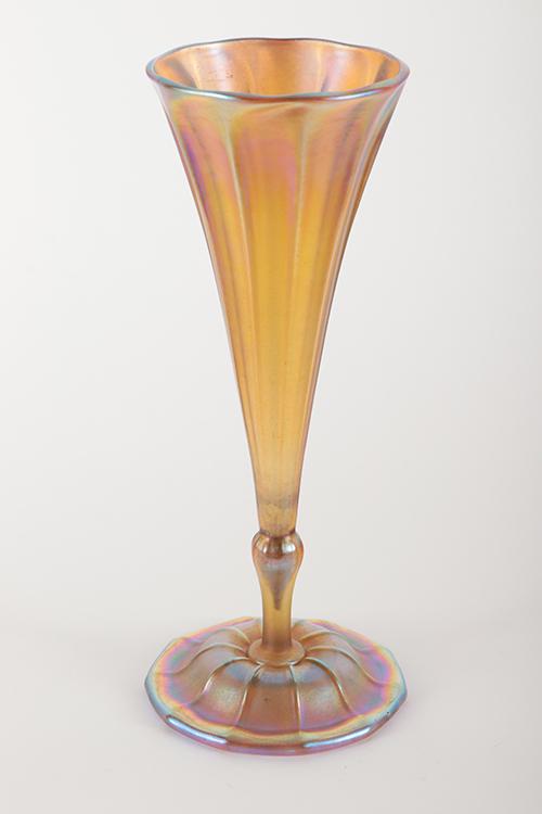 LOUIS COMFORT TIFFANY GLASS TRUMPET VASE SIGNED (1 of 5)