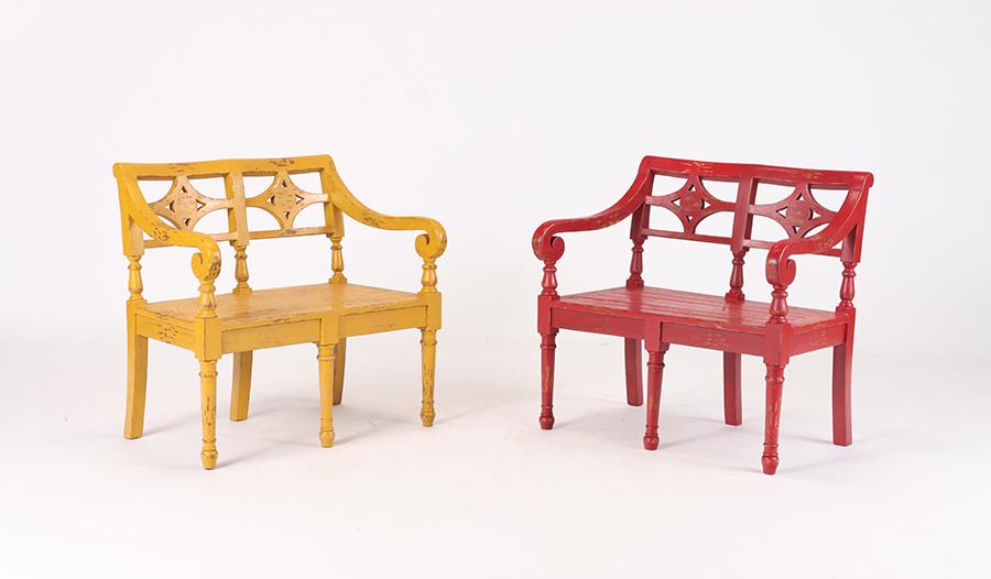 PAIR PAINTED & CARVED REGENCY CHILDRENS SETTEES: A pair of painted and carved Regency style children's settees. Ht: 26" Wd: 27.5" Dpth: 13" Seat: 19"