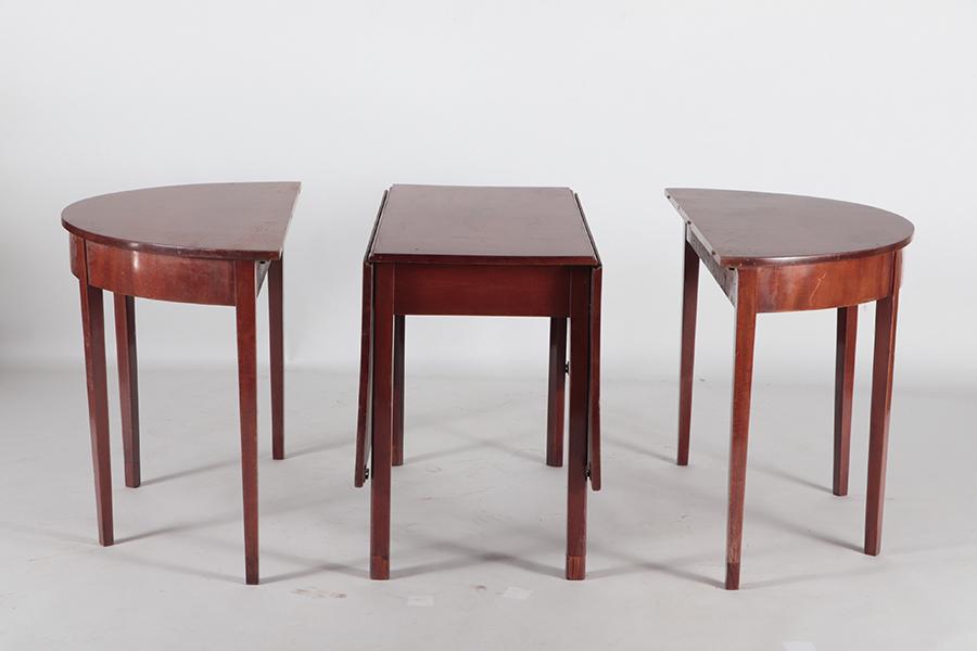 LATE 19THC 3 PART MAHOGANY DINING TABLE (1 of 6)