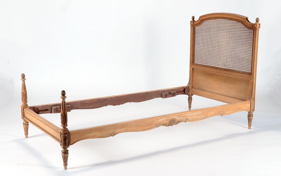 PAINTED CARVED LOUIZ XVI STYLE TWIN BED C 1950: A painted and carved Louis XVI style twin bed circa 1950. Ht: 45" Wd: 80" Dpth: 39.5" Interior: 76.25"x36"