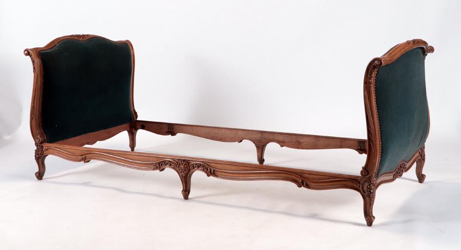 FRENCH LOUIS XV STYLE SIX LEG DAYBED CIRCA 1940 (1 of 6)