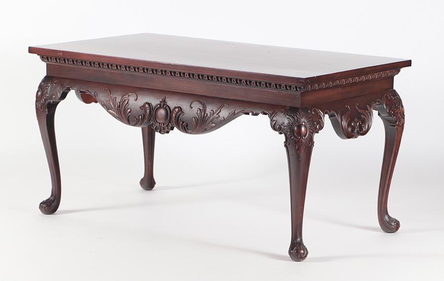 GEORGIAN STYLE CARVED MAHOGANY CENTER TABLE 1900 (1 of 5)