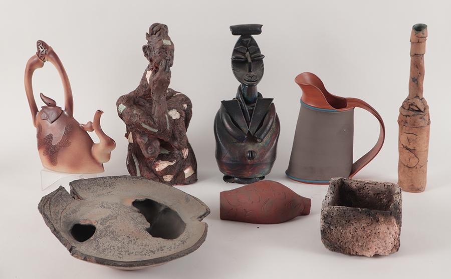 EIGHT CERAMIC PIECES BY CONTEMPORARY ARTISTS (1 of 8)