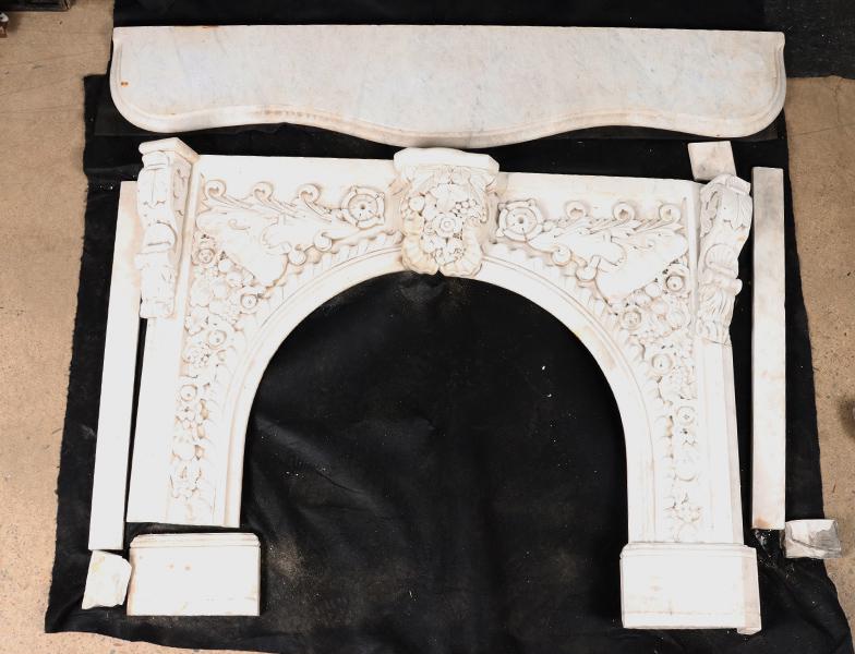 AMERICAN VICTORIAN CARVED MARBLE MANTLE C.1870 (1 of 4)