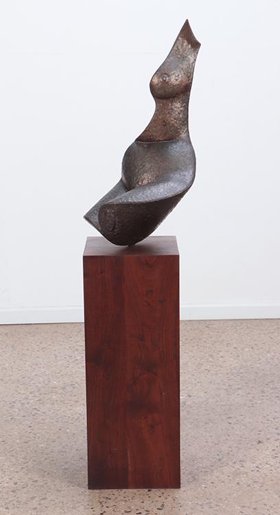 LEE ROBERTSON A LARGE BRONZE RABBIT ON PEDESTAL (1 of 6)