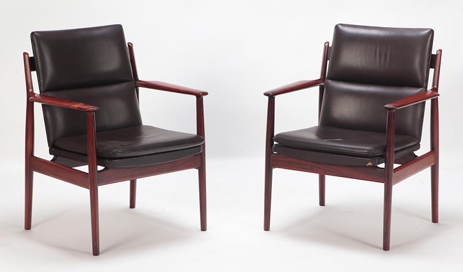 PAIR ROSEWOOD ARM CHAIRS BY ARNE VODDER FOR SIBAST: Pair rosewood arm chairs by Arne Vodder for Sibast C 1950. Ht: 34" Wd: 26.75" Dpth: 25" Seat: 17.25"