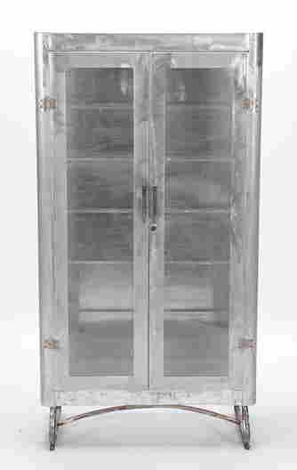 Display Cases & Vitrines