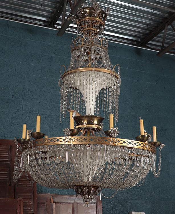LARGE FRENCH BRONZE AND CRYSTAL BEADED CHANDELIER ATTRIBUTED TO BAGUES C 1940 HAVING  TWELVE CANDLES (1 of 6)