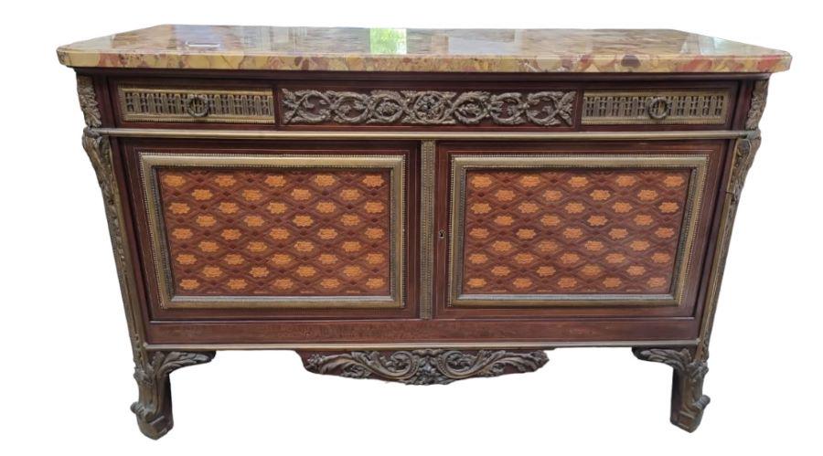 A GOOD FRENCH BRONZE MOUNTED MARBLE TOP COMMODE C 1900 ATTRIBUTED TO FRANCOIS LINKE (1 of 13)